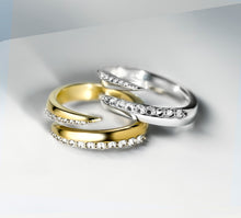 Load image into Gallery viewer, Luxxe Talon Ring / 14K Gold&lt;br&gt;w/Inverted Pavé-Set Diamonds
