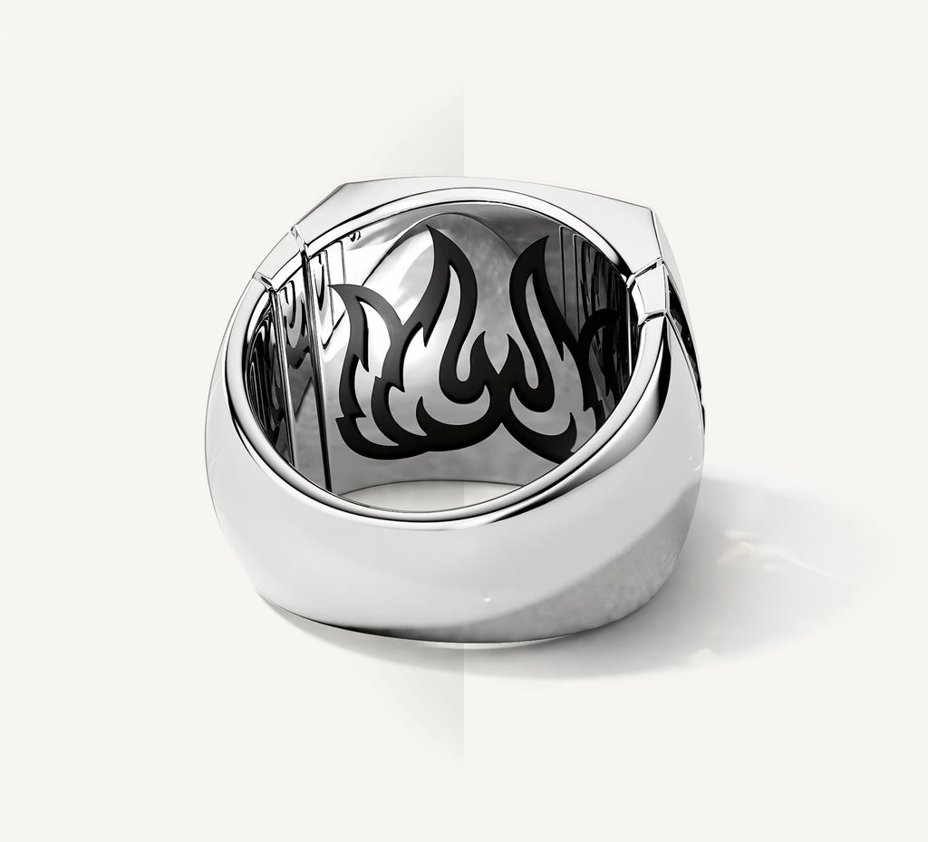 Classic Signet Ring<br>with Pavé Diamonds & Featured<br>14K Gold Hammered Top