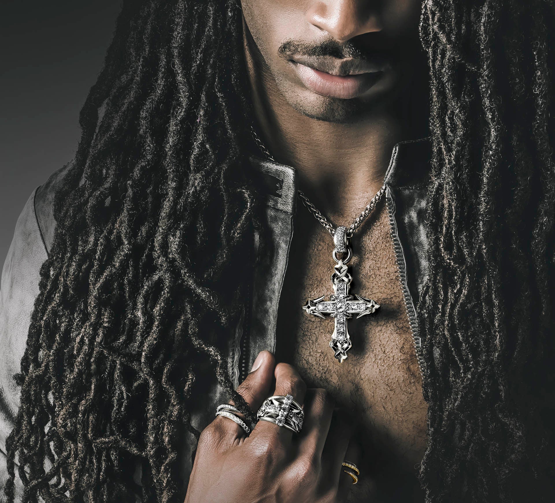 REGAL II Cross / Sterling Silver<br>w/Pavé Diamonds / Talon Details