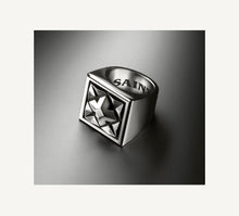 Load image into Gallery viewer, Classic Crown Signet Ring
